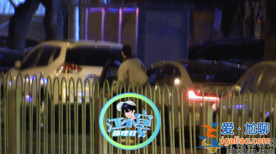 組圖：又開車接女孩出門？郭麒麟被拍到與其他友人玩到凌晨