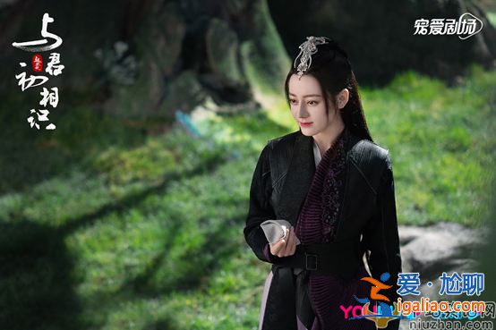 郭曉婷片場(chǎng)偷看熱巴？美女關(guān)系“破冰”從互夸開始