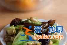 醬爆洋白菜的做法? 醬爆洋白菜的做法?