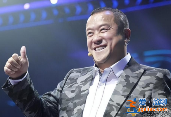 曾志偉最新近況！與倆已婚女星臉貼臉摟成一團 其中一女星是洪金寶兒媳