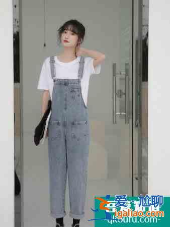 背帶褲適合什么人穿 怎樣穿好背帶裙的帶子？