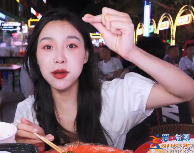 網紅小貝夜市被男子騷擾,女攝影師被氣哭 網紅小貝夜市被男子騷擾,女攝影師被氣哭