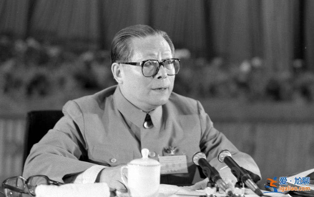 江澤民同志生平照片？