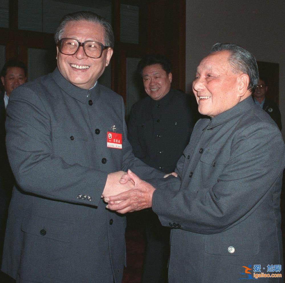 江澤民同志生平照片？