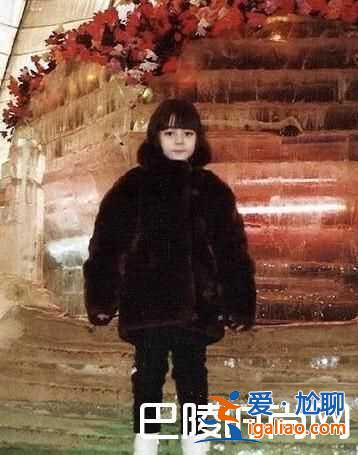 迪麗熱巴小時候照片曝光 整形前后照片對比驚呆眾人？