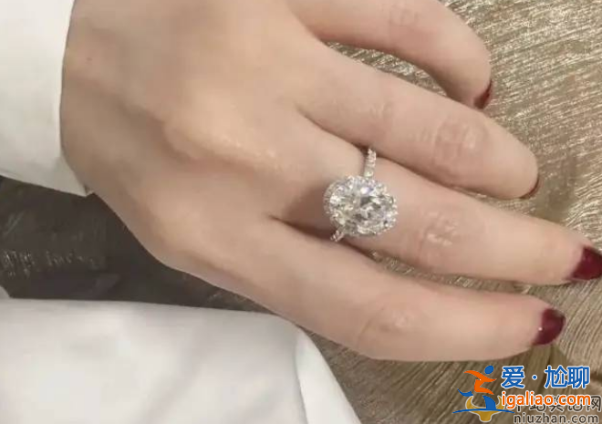 52歲周杰爆有嫩模新歡?曾始亂終棄逼女生吃避孕藥? 52歲周杰爆有嫩模新歡?曾始亂終棄逼女生吃避孕藥?