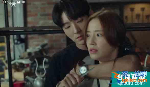 《惡之花》李準(zhǔn)基被嫁禍成兇手,與妻子文彩元反目成仇?? 《惡之花》李準(zhǔn)基被嫁禍成兇手,與妻子文彩元反目成仇??