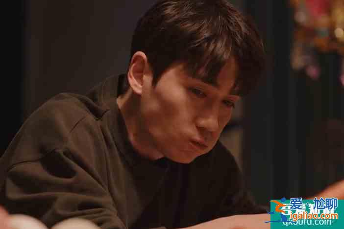 《親愛的自己》：陳一鳴和李思雨的尷尬關系，不配叫愛情？