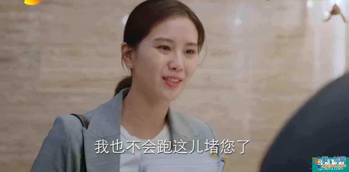 電視劇《親愛的自己》停更兩日卻評(píng)分飆升，是配角人物刻畫細(xì)膩嗎？