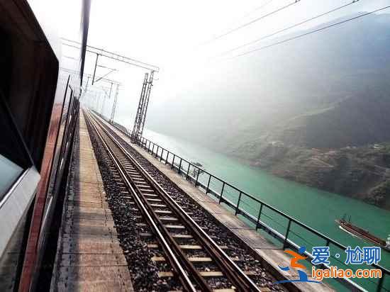 【重慶鐵路】渝懷線上的火車? 【重慶鐵路】渝懷線上的火車?