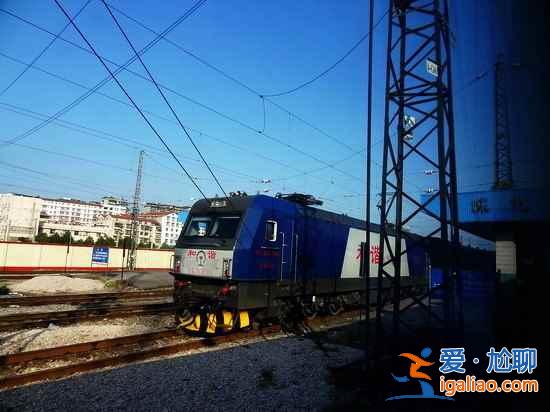 【重慶鐵路】渝懷線上的火車? 【重慶鐵路】渝懷線上的火車?