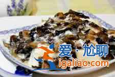 黑木耳燒豆腐？
