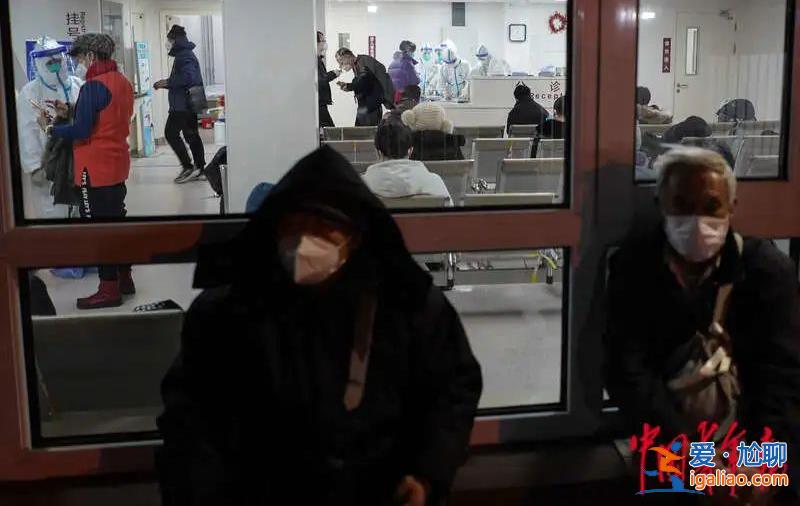 發熱門診排隊數小時 專家呼吁非必要不去醫院？