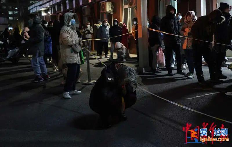 發熱門診排隊數小時 專家呼吁非必要不去醫院？