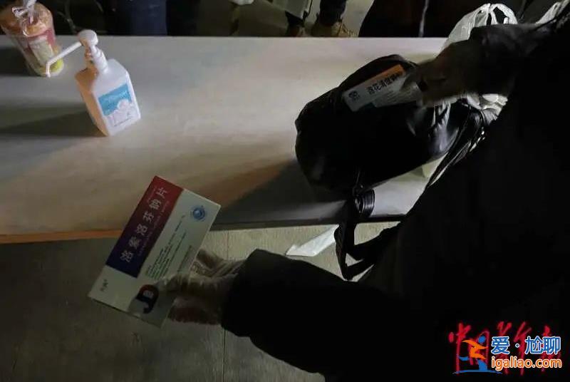 發熱門診排隊數小時 專家呼吁非必要不去醫院？