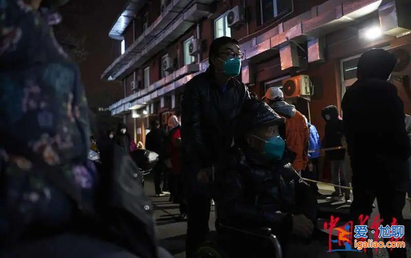 發熱門診排隊數小時 專家呼吁非必要不去醫院？
