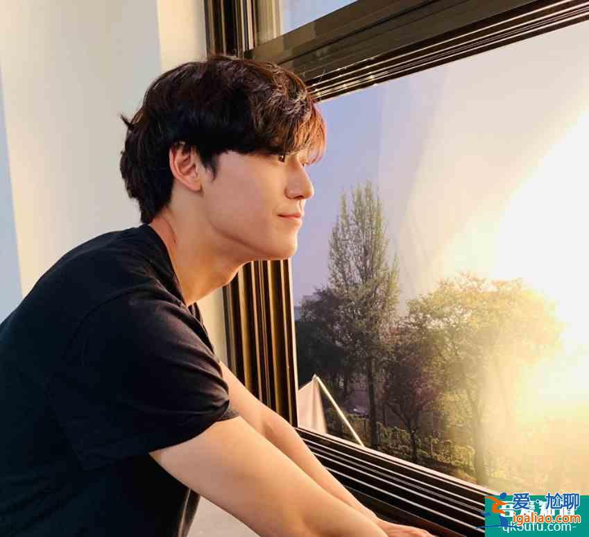 大叔變小鮮肉？《18 Again》劇照預(yù)告大公開！李到晛化身溫暖學(xué)長？