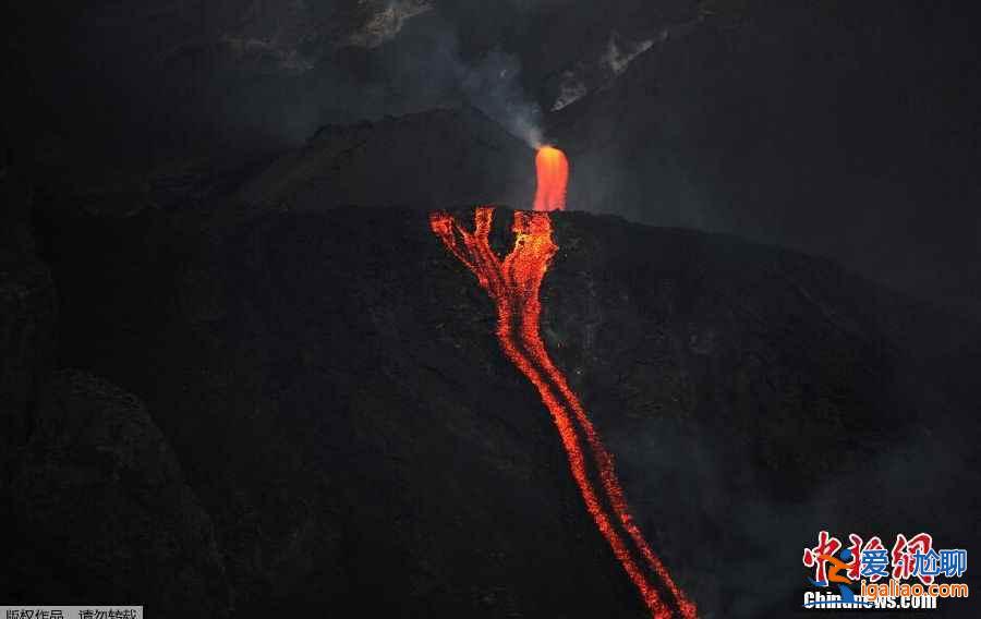 【觀看火山爆發】意大利斯特龍博利火山噴發吸引游客近距離觀看？