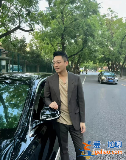 汪小菲深夜醉酒惹爭議 胡子拉碴頹廢不堪 網友在線安慰向前看