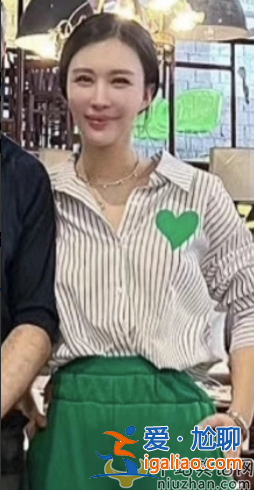 王石妻子田樸珺與大叔合影惹爭議!蜂腰翹臀太吸睛,網友留言不堪入目 王石妻子田樸珺與大叔合影惹爭議!蜂腰翹臀太吸睛,網友留言不堪入目