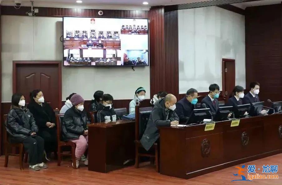 河南女子舉報(bào)“父親被打死” 2名被告人受審？