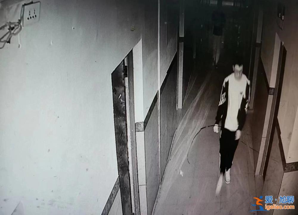 被焦灼、無(wú)解、謠言裹挾的雙親? 被焦灼、無(wú)解、謠言裹挾的雙親?