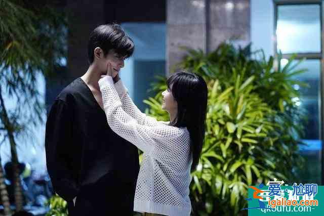 《以家人之名》:別再罵凌霄了,他的懦弱,才是生活真相? 《以家人之名》:別再罵凌霄了,他的懦弱,才是生活真相?