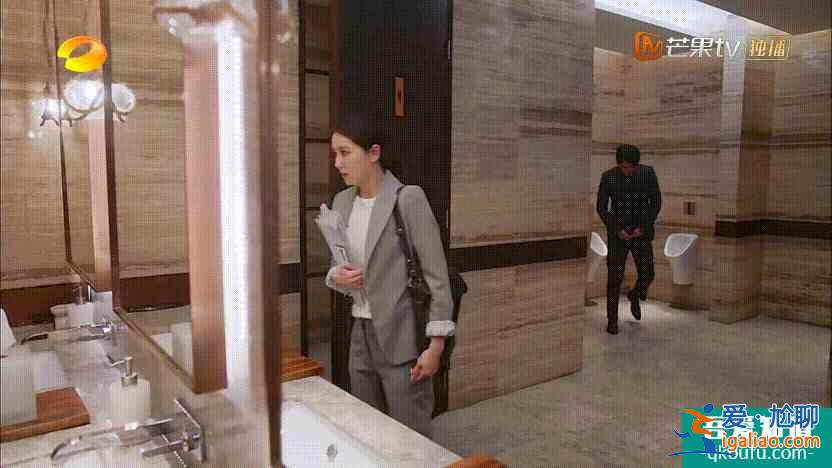 《親愛的自己》開播:劉詩詩朱一龍吻戲高甜,劇情和造型遭吐槽? 《親愛的自己》開播:劉詩詩朱一龍吻戲高甜,劇情和造型遭吐槽?