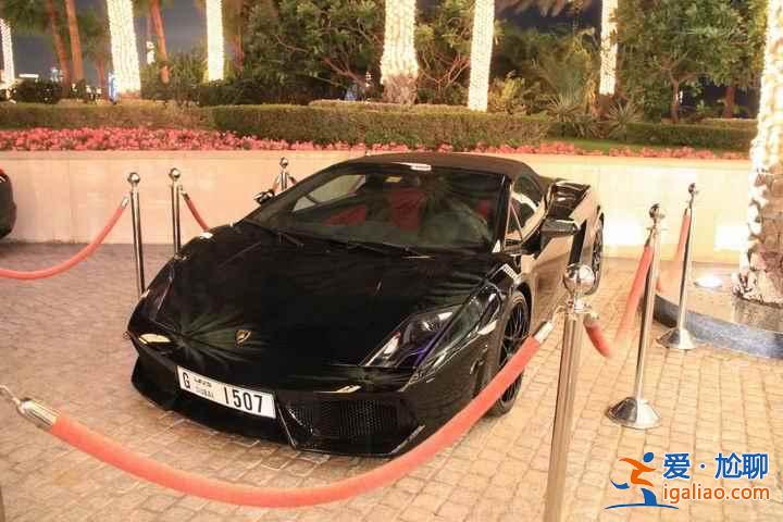 迪拜街頭的豪車，真是叼炸天！？