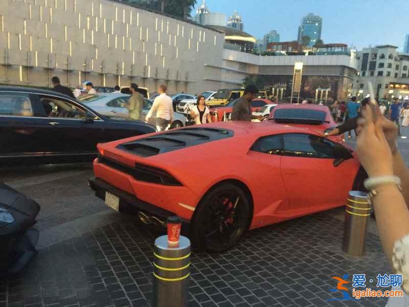 迪拜街頭的豪車，真是叼炸天！？