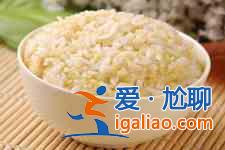 電飯鍋蒸米飯？