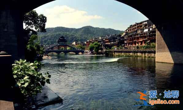 鳳凰古鎮(zhèn)自由行攻略，交通美食美景最全指南？