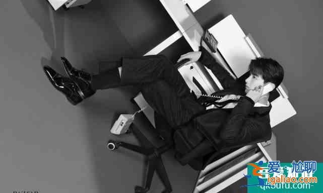 《平凡的榮耀》火了！職場(chǎng)大片發(fā)布，趙又廷看白敬亭的眼神好寵？