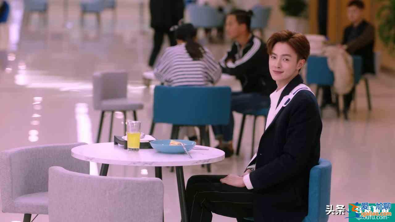 《穿盔甲的少女》反套路甜寵劇，男主是憋屈小媳婦，愛(ài)撒嬌愛(ài)假笑？