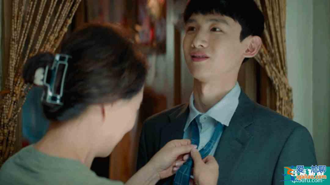 以“師徒”為鏡面，描摹職場群像 |《平凡的榮耀》初評？