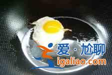 香油煎雞蛋？