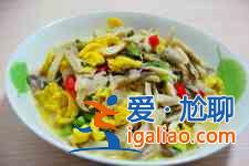 平菇炒蛋的做法？