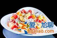 做水果沙拉? 做水果沙拉?