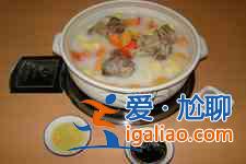 豬肚雞火鍋的做法? 豬肚雞火鍋的做法?