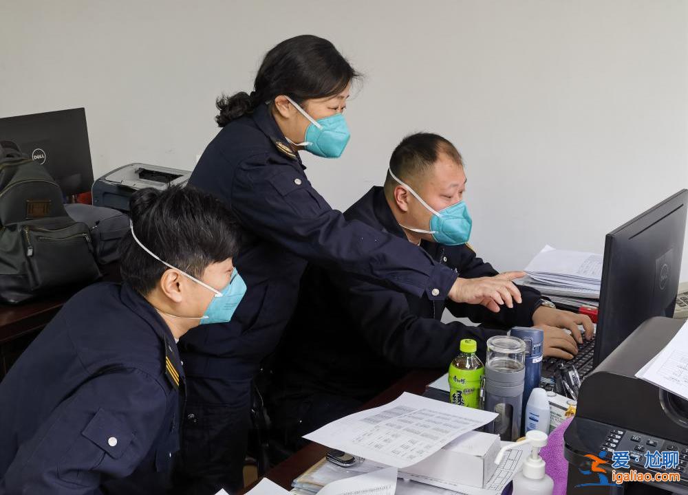 7小時出車14趟 每天帶干糧和水上崗？