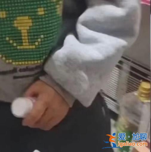 奧特曼男孩感動全網？