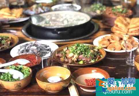 樂山楊氏蹺腳牛肉旗艦店盛裝開業！老食客結隊前來捧場？