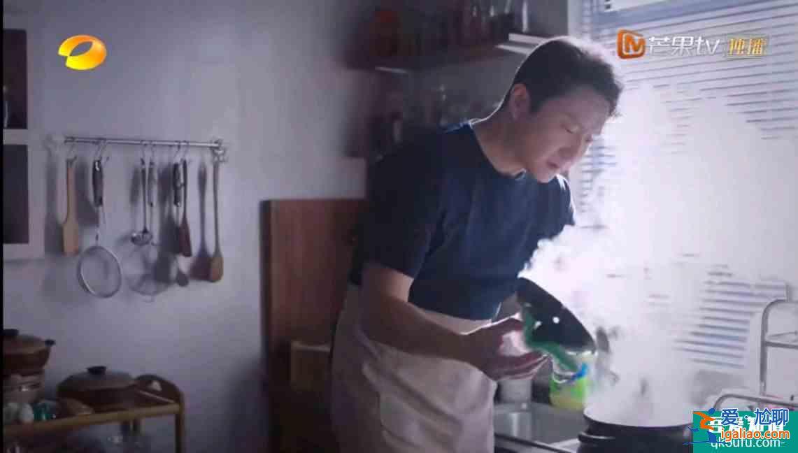 《以家人之名》比比三兄妹的賺錢能力，再看看各自父母，驚人巧合？