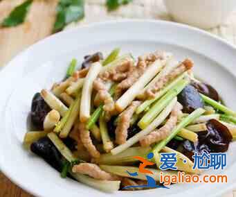 芹菜炒肉絲的做法? 芹菜炒肉絲的做法?