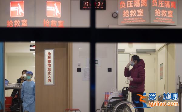 患者激增、重癥高峰、人手緊缺 記者在急診一線蹲點紀實拍下這些畫面？