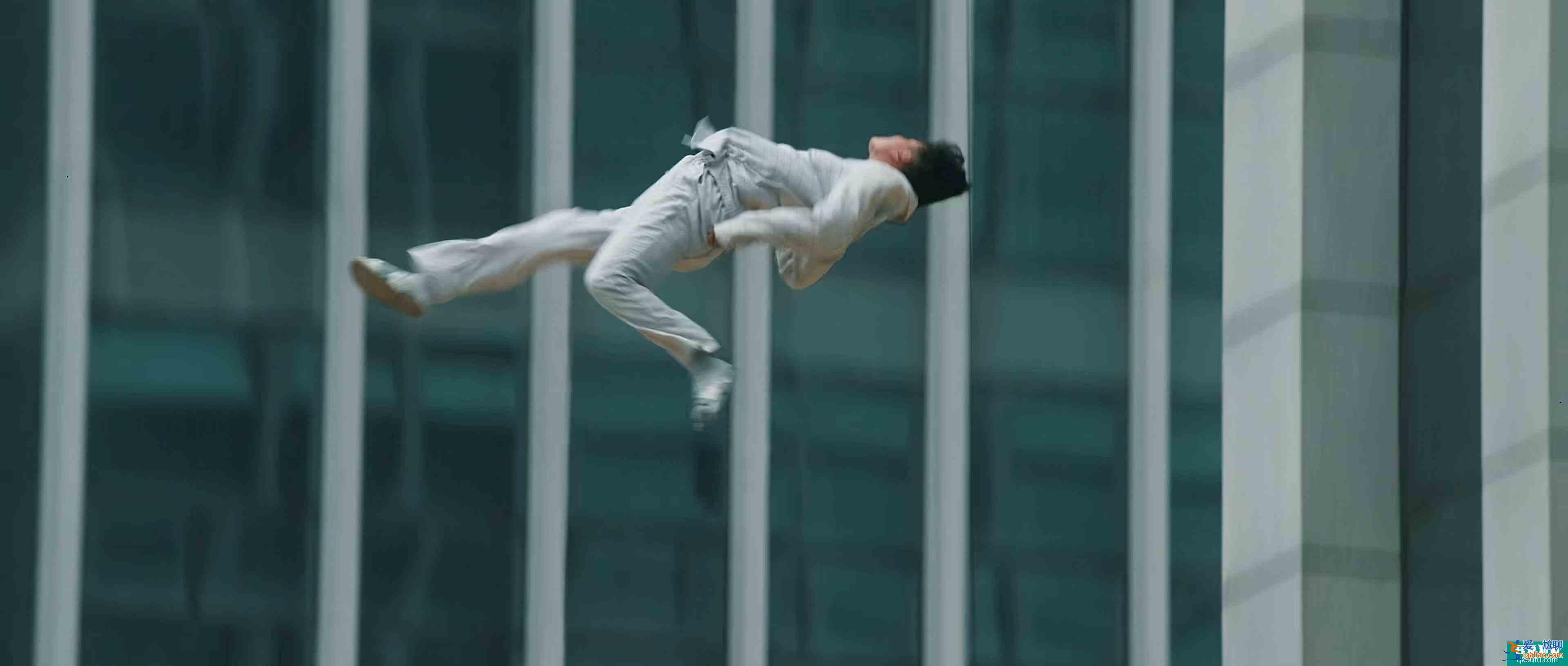 「在劫難逃」懸疑跨界玩科幻，硬漢混搭小鮮肉，鹿晗這次演技幾分？