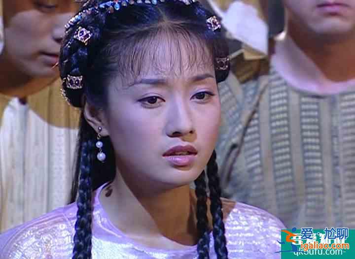 《旗袍美探》首播，輕喜劇探案風，40歲馬伊琍被贊20歲容顏？