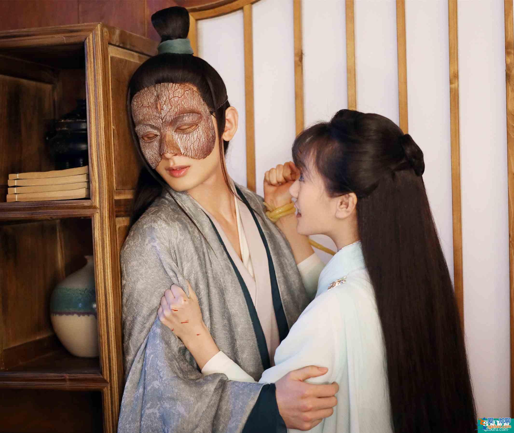 低成本、無(wú)流量、路人臉的《琉璃》，憑何抬高了仙俠劇的天花板？？