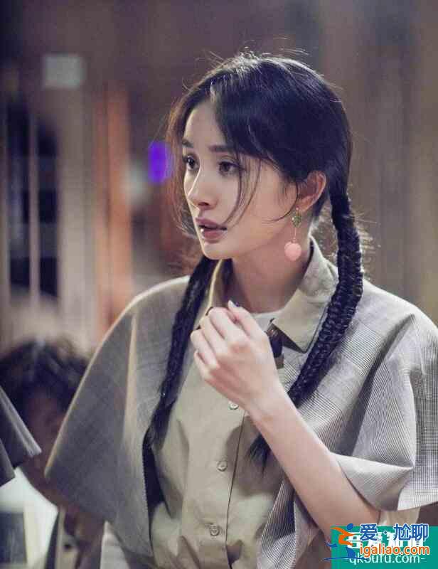 楊冪化身福爾摩斯 一身英倫風裝扮盡顯帥氣十足？