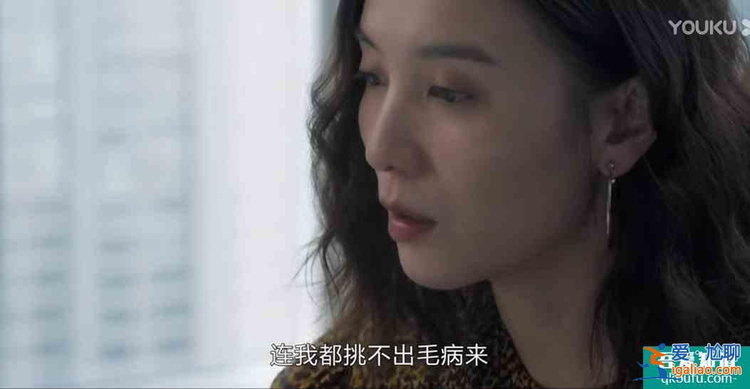 《白色月光》中的宋佳，無需炸裂的演技，舉手投足全是壓抑？
